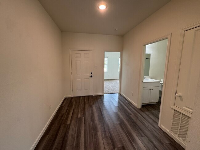 Building Photo - 10341 Castle Lyons Ln