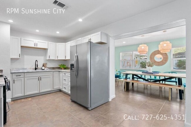 Building Photo - 11208 Duncan St