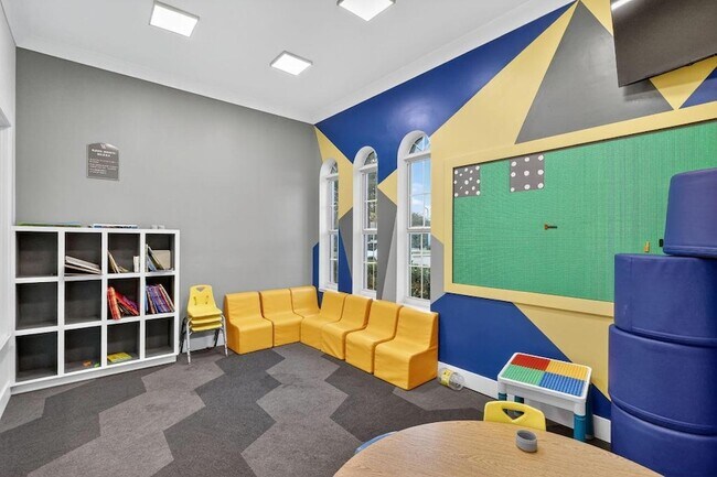 Building Photo - 8652 Waterstone Blvd