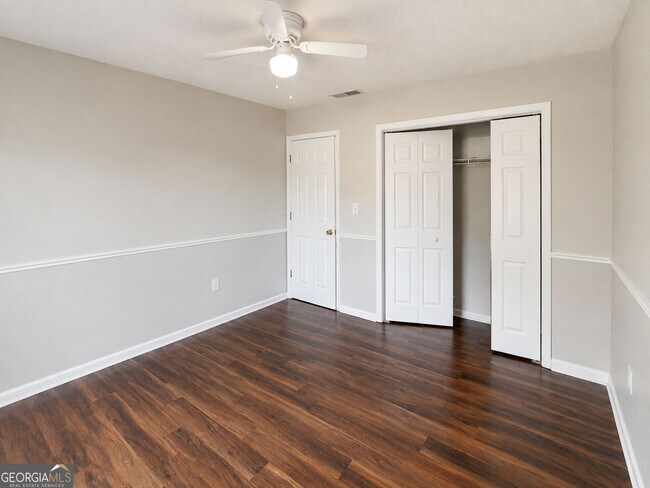 Building Photo - 2657 Amberly Glen Dr