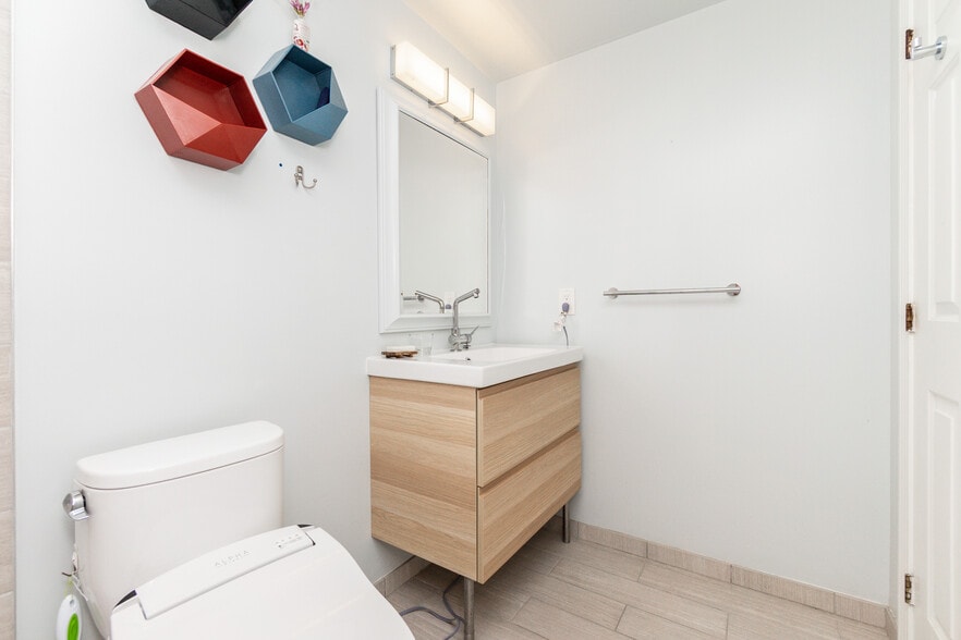Full bath - 189 Richdale Ave