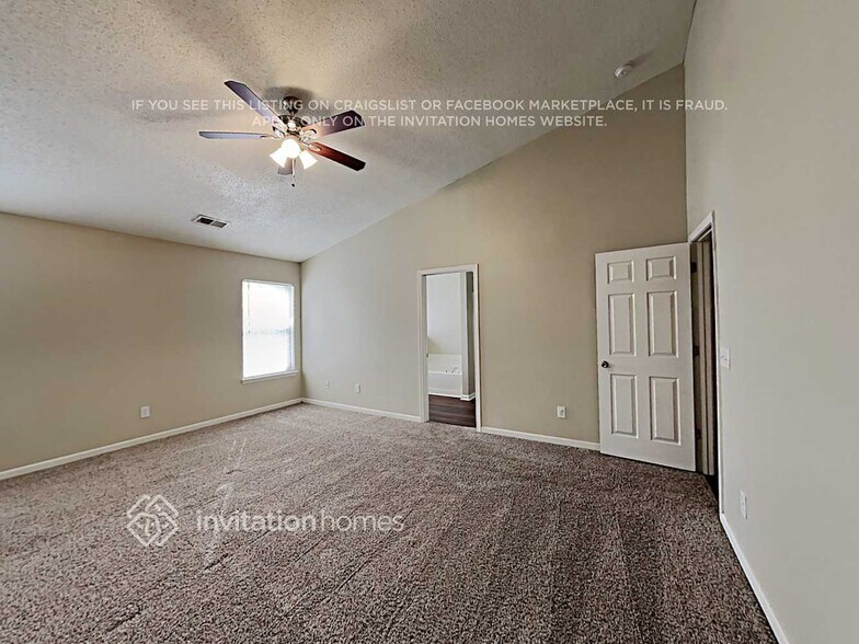 Building Photo - 4012 Edgeview Dr