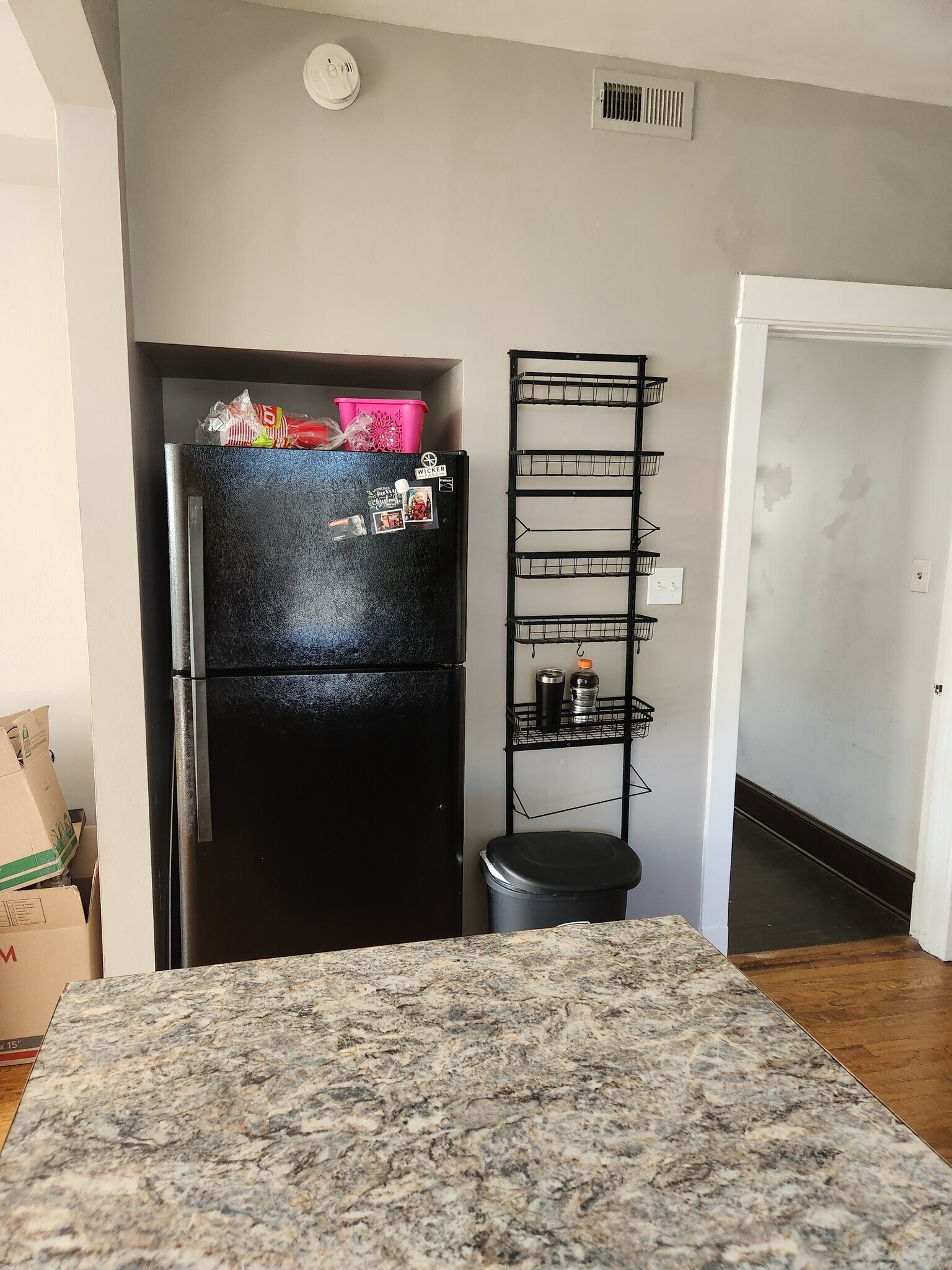 Kitchen Fridge+entry - 3556 W Medill Ave