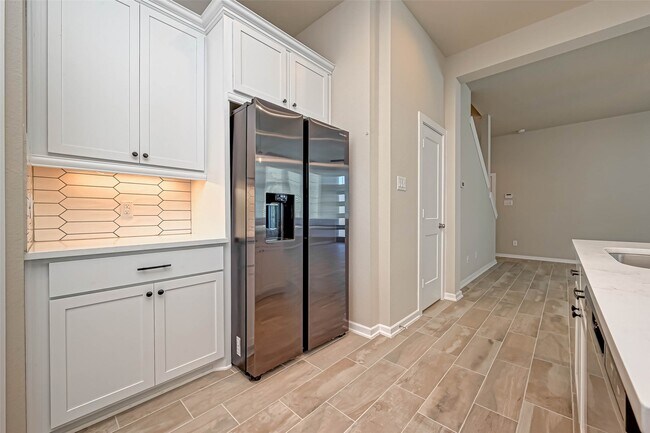 Building Photo - 316 N Spotted Fern Dr