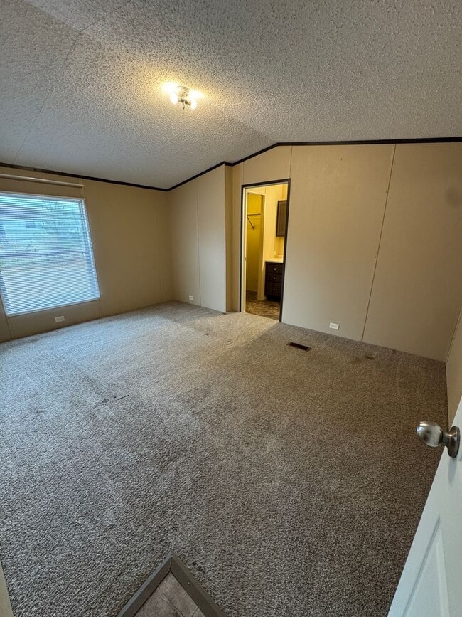 Building Photo - 20 Restful Pl