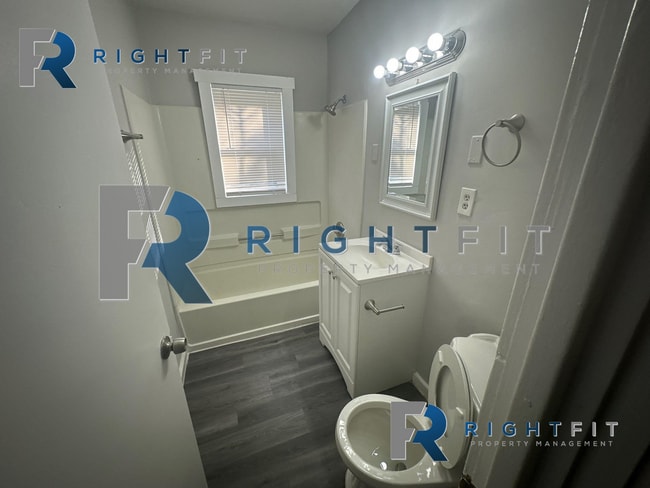 Building Photo - 3 bedroom 1 bathroom