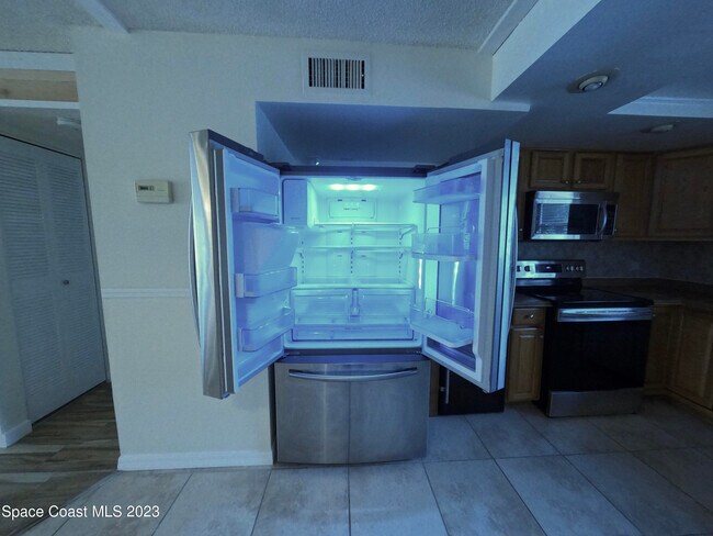 Building Photo - 3135 Shady Dell Ln