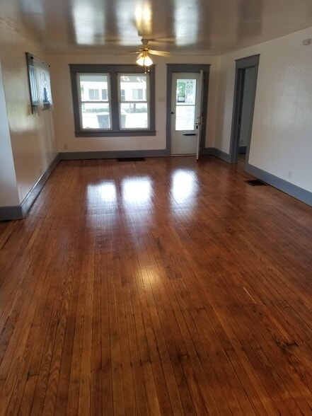 Building Photo - 3401 Hamilton Pl