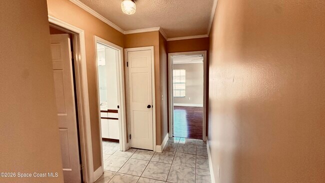 Building Photo - 301 Nesbitt St