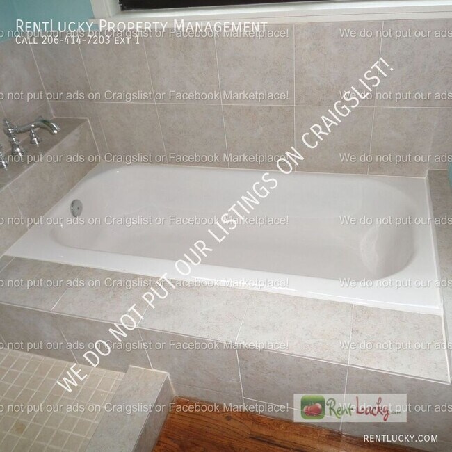 Building Photo - 1700 S 220th St