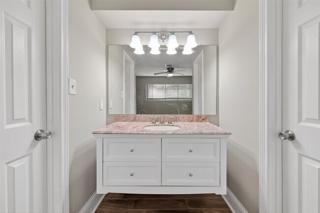 Building Photo - 11107 Cedarview Ln