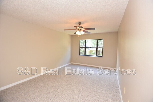 Building Photo - 637 Victoria Square Ln