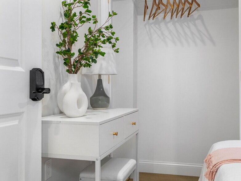 Building Photo - 193 Salem St