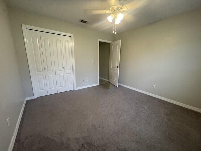 Building Photo - 728 Riva Ridge Dr