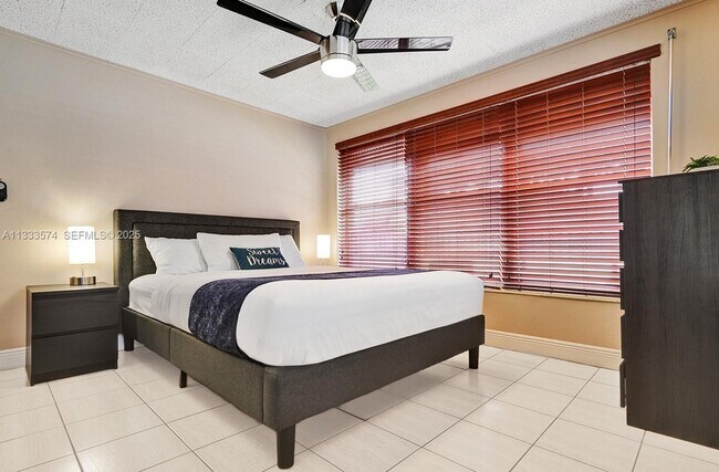 Building Photo - 947 Washington St