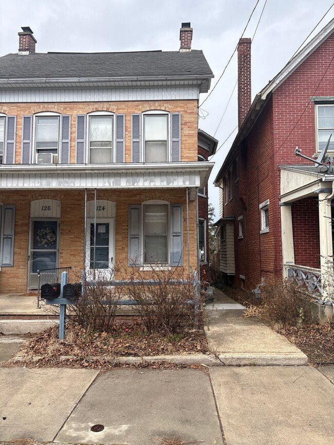 Building Photo - Dallastown SD 2 Bedroom 1 Bath