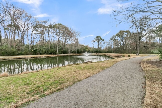 Building Photo - Charming 2BR/2BA Condo with Water Views in Sought-After Montclair – Mount Pleasant, SC