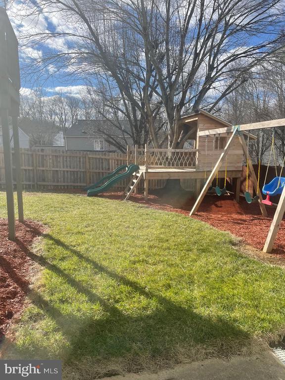 Building Photo - 14 Sassafras Ln