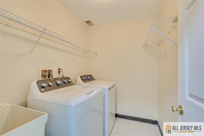 Building Photo - 401 Pheasant Run