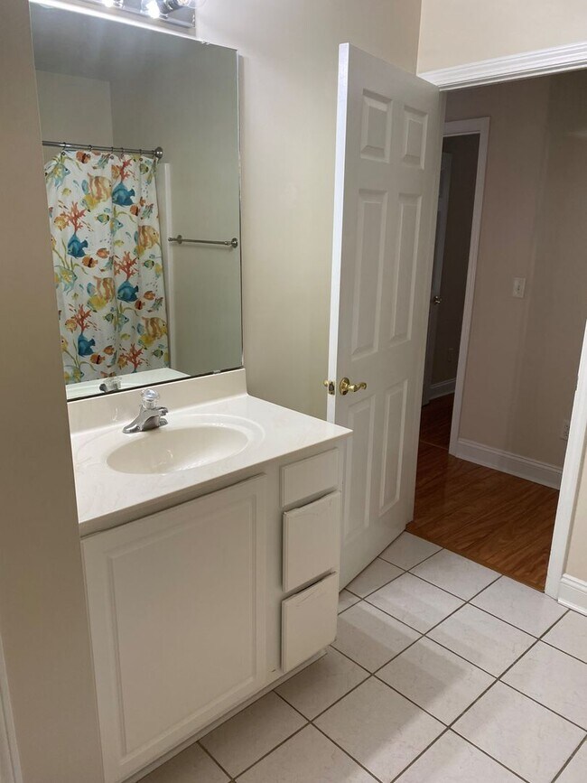 Building Photo - 4 bedroom/3 bathroom in Cypress Island community, minutes from Carolina Beach!