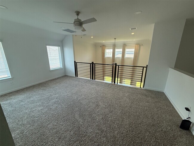 Building Photo - 1524 Sunrise Gables Dr
