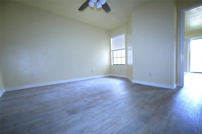 Building Photo - 2750 Holly Hall St