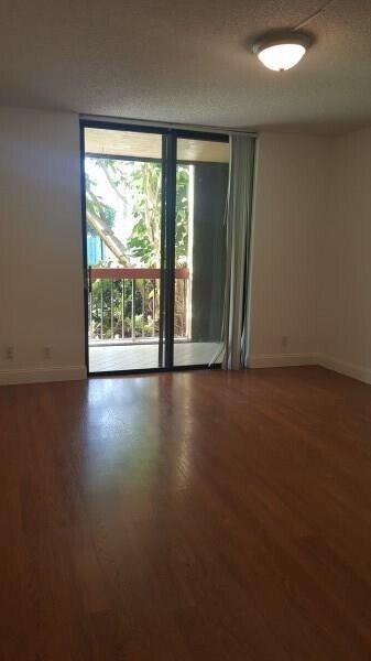 Building Photo - 733 SE 1st Way