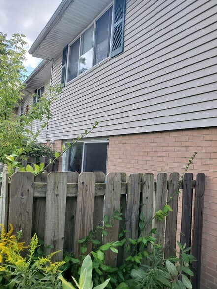 Building Photo - 3515 Kenbrooke Ct