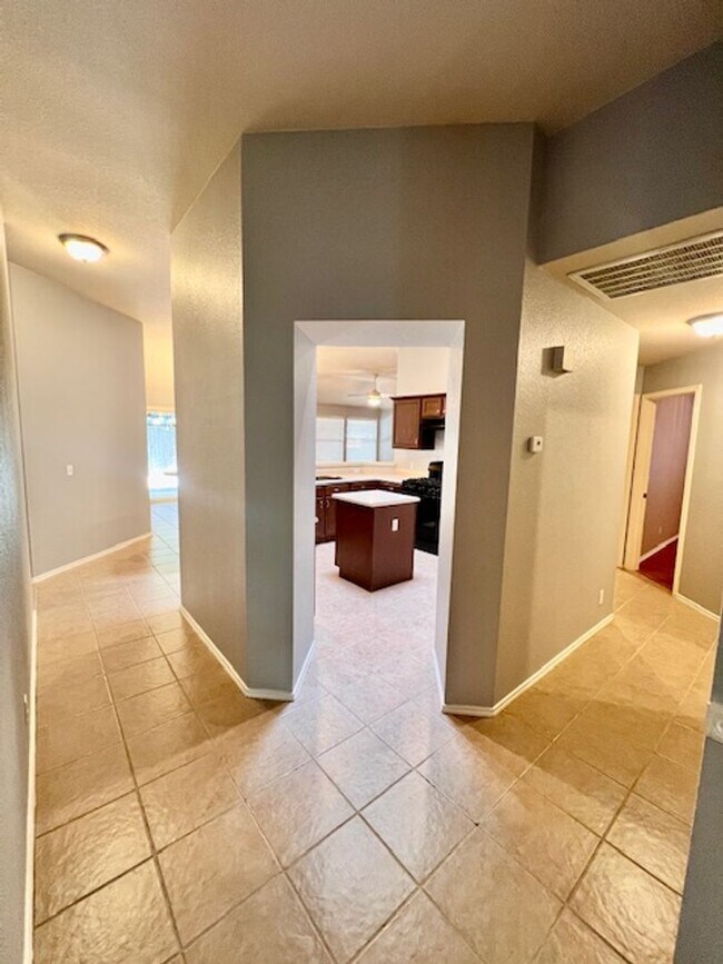 Building Photo - Steeds Crossing / One Story / 3 bedrooms, 2 bath, 2 living / Pflugerville ISD