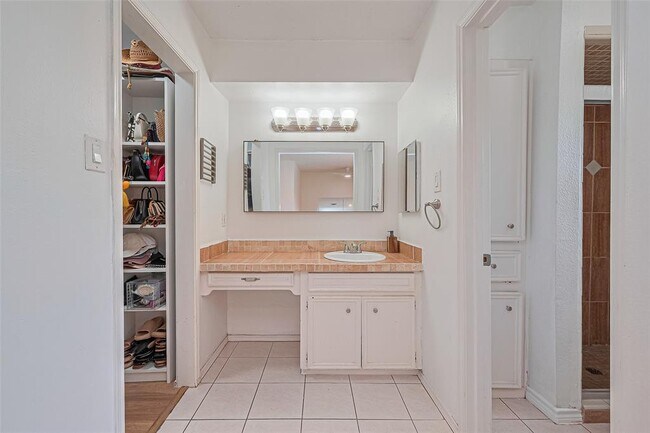 Building Photo - 8018 Zimmermann Dr