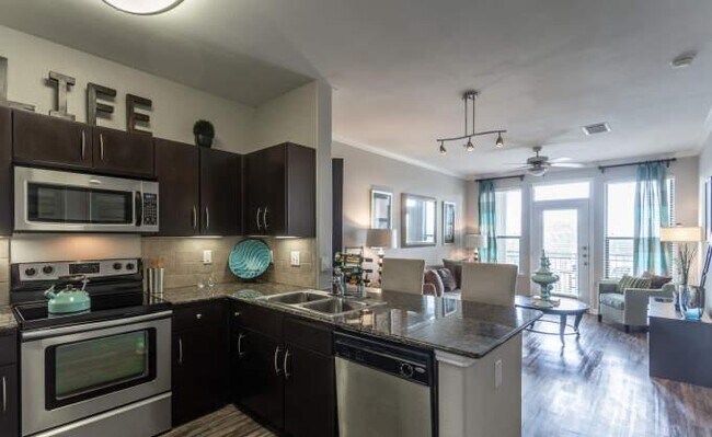 Building Photo - 2 bedroom in Houston TX 77096
