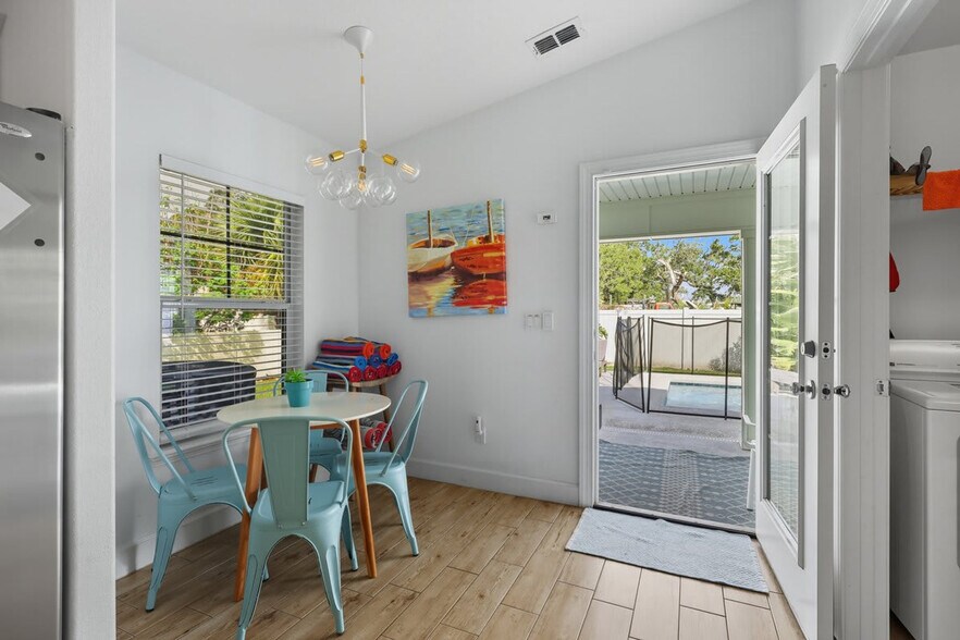 Building Photo - 27 Mala Compra Rd