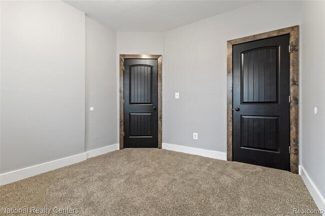 Building Photo - 767 Navahoe St