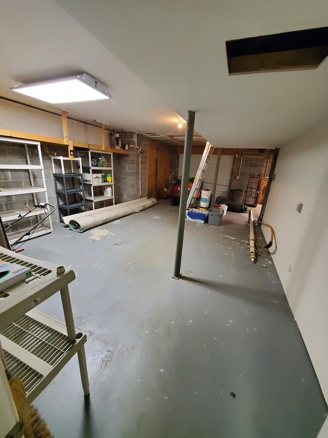 Building Photo - 5621 Chestnut Pond Dr