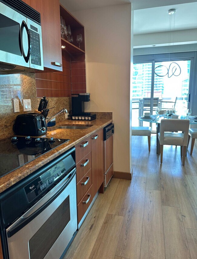 Building Photo - 1395 Brickell Ave