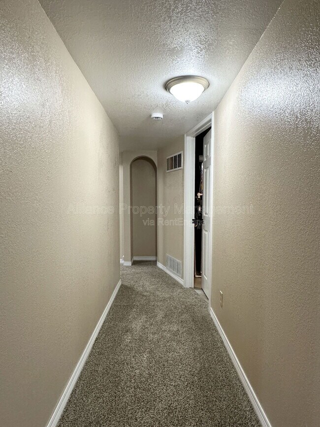 Building Photo - 4420 Cobbleskill Dr