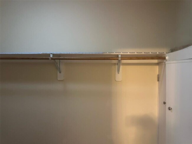 Building Photo - 1217 1/2 W 39th St