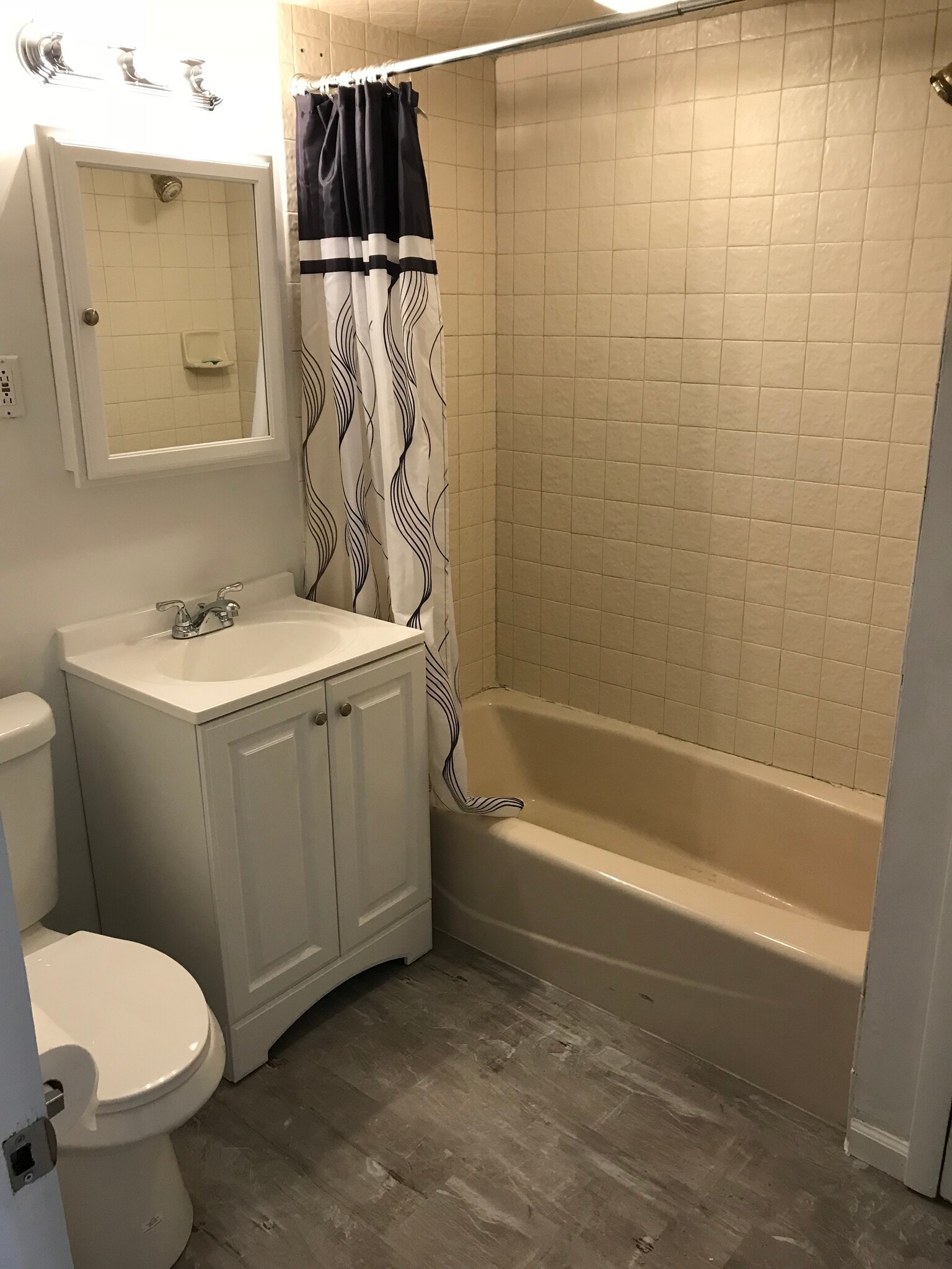 Building Photo - 501 Penn St