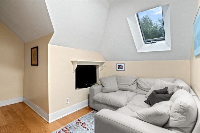 Building Photo - 21 Wenham St