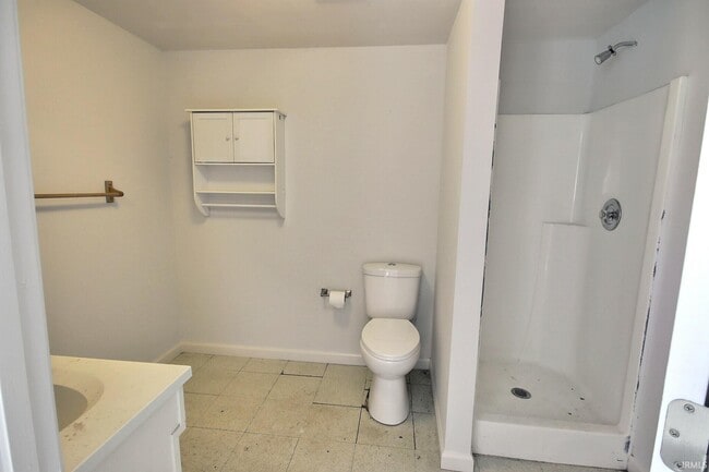 Building Photo - 1627 Shannon Dr