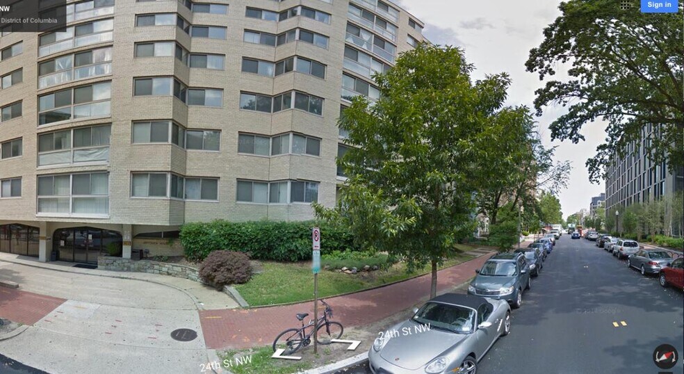 Building Photo - 922 24th St NW