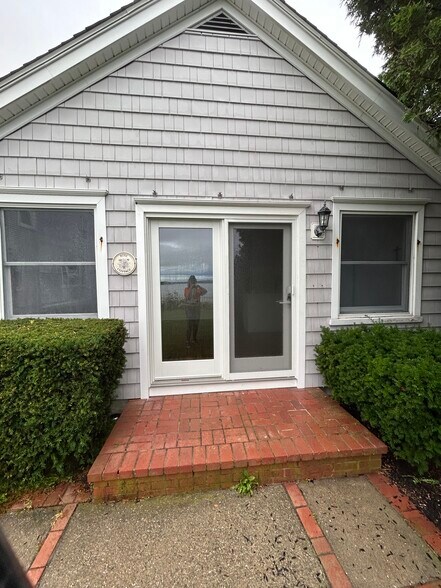 Building Photo - 158 Bluff Ave