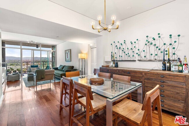 Building Photo - 13650 Marina Pointe Dr