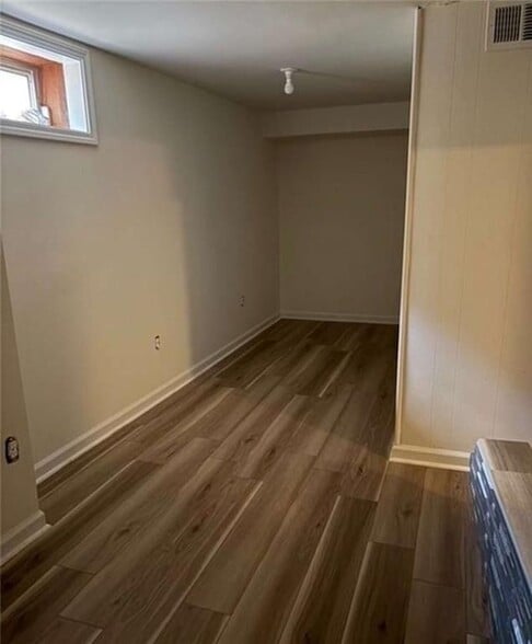 Building Photo - 2560 Wood Valley Dr