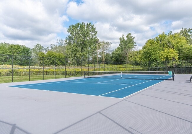 Building Photo - 1910 Chestnut Ave