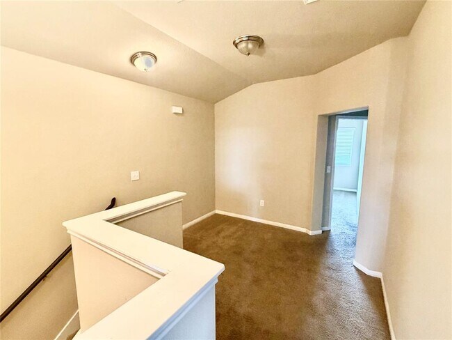 Building Photo - 601 Katmai Cir
