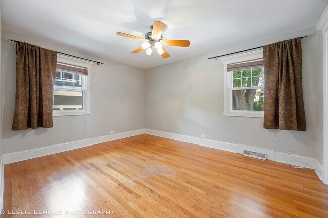Building Photo - 541 Cypress Dr