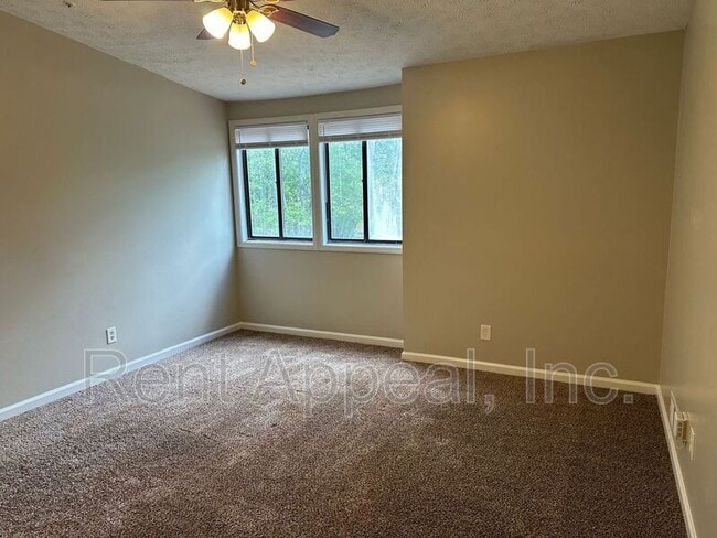 Building Photo - 1560 Burnstone Dr