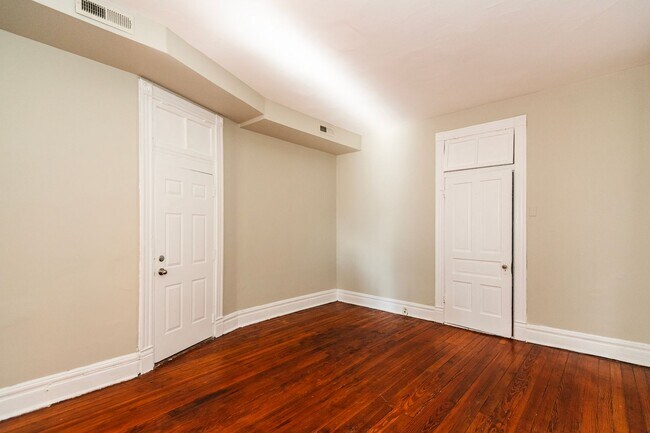 Building Photo - 1935 Utah St