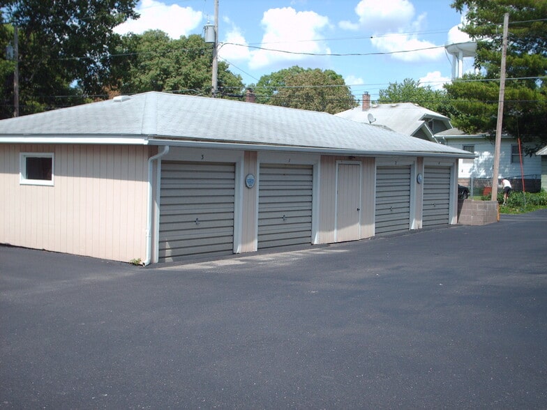 Garage - 3403 15th Ave